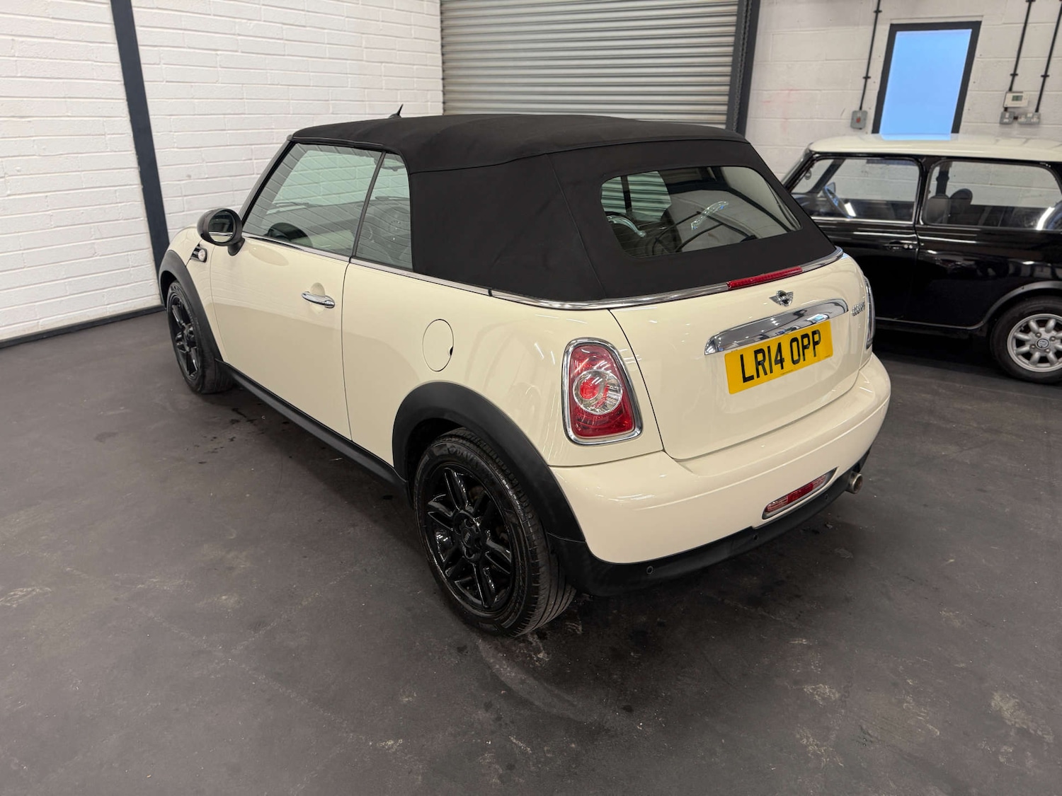 Used MINI Convertible 2014 for sale - 77720461: Photo 11