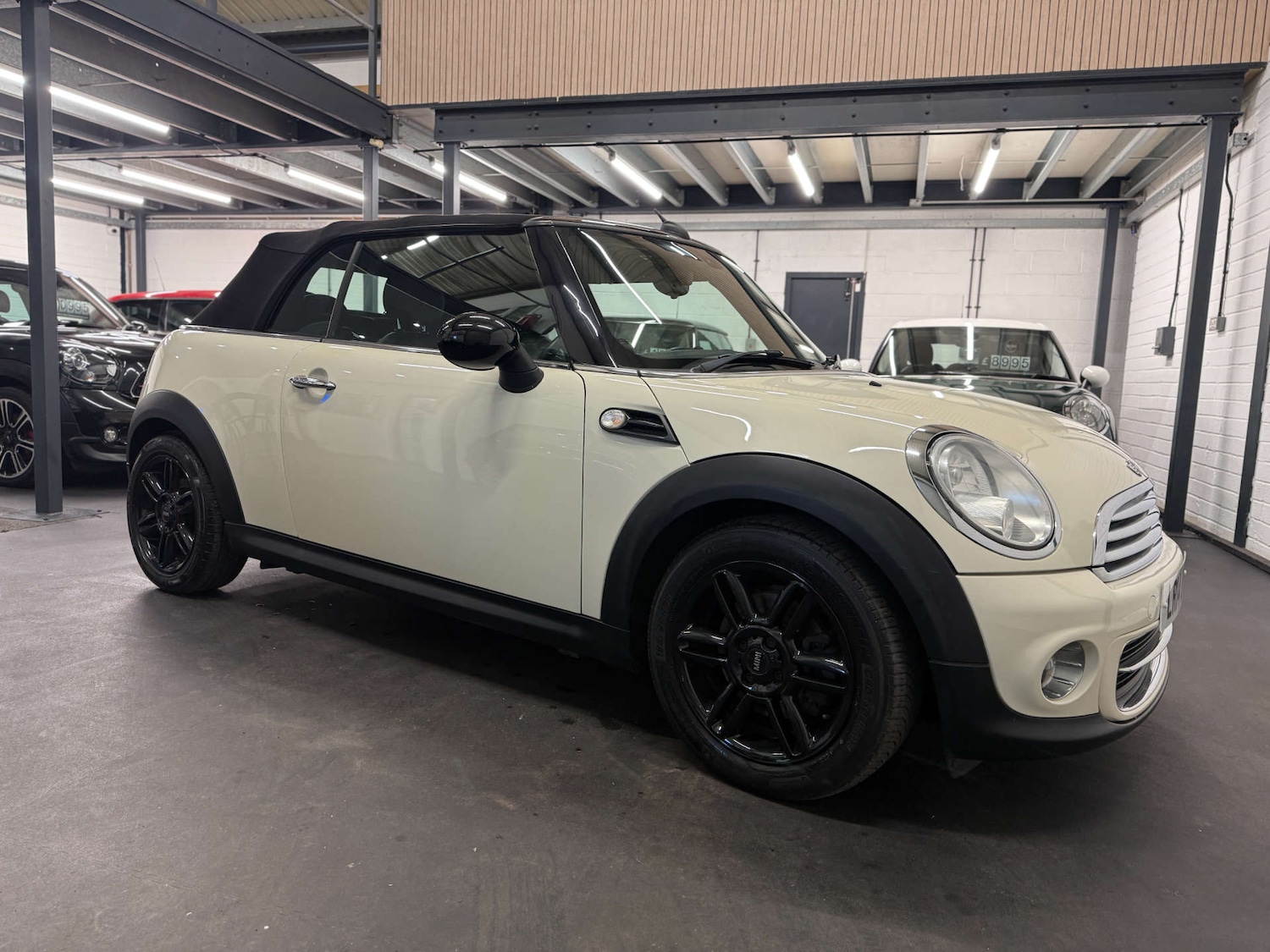Used MINI Convertible 2014 for sale - 77720461: Photo 6