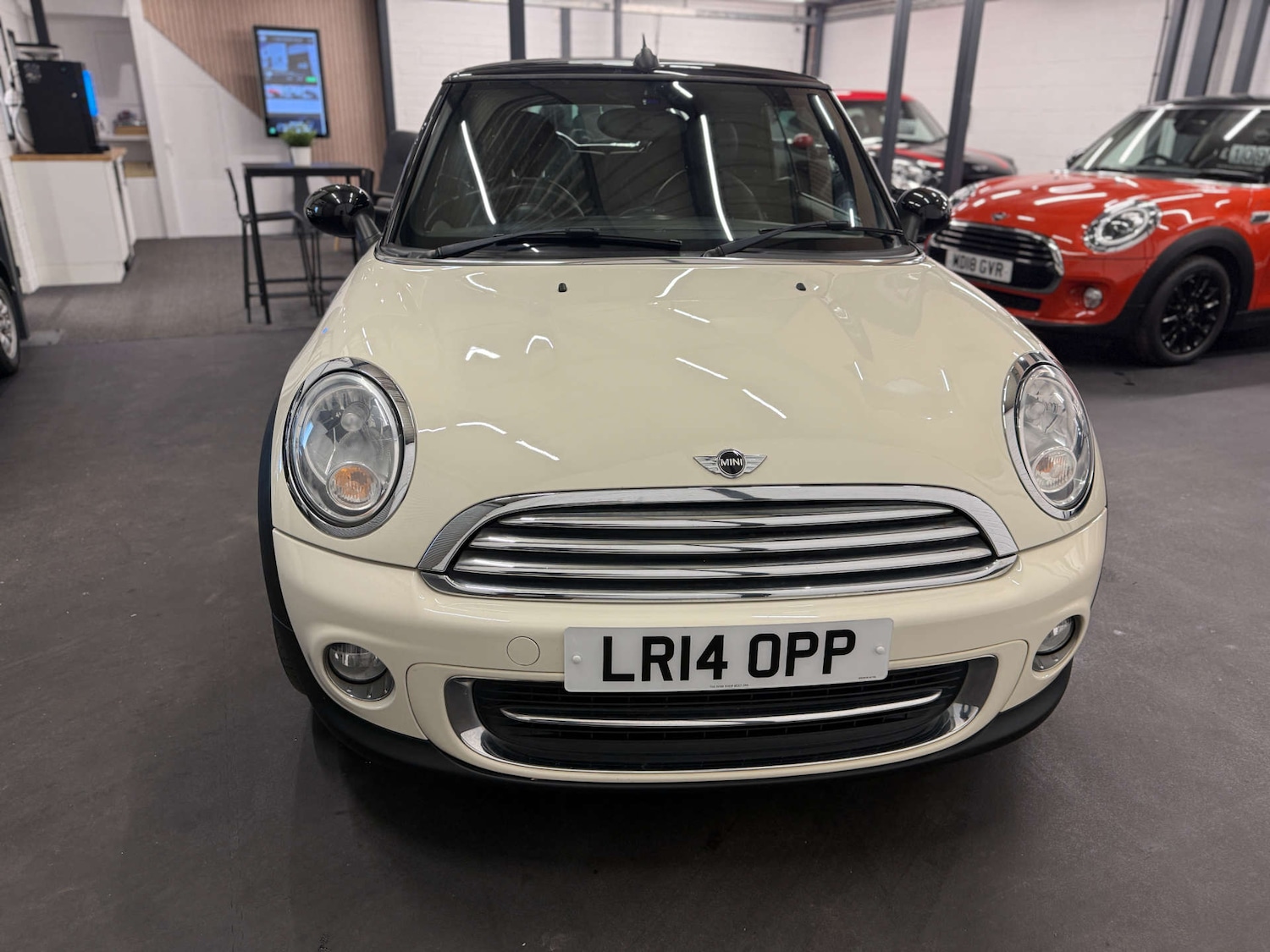 Used MINI Convertible 2014 for sale - 77720461: Photo 8