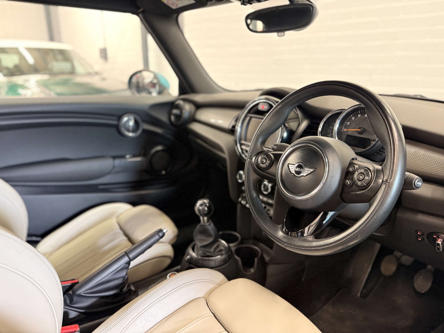 Used MINI Convertible 2016 for sale - 77797708: Photo 4