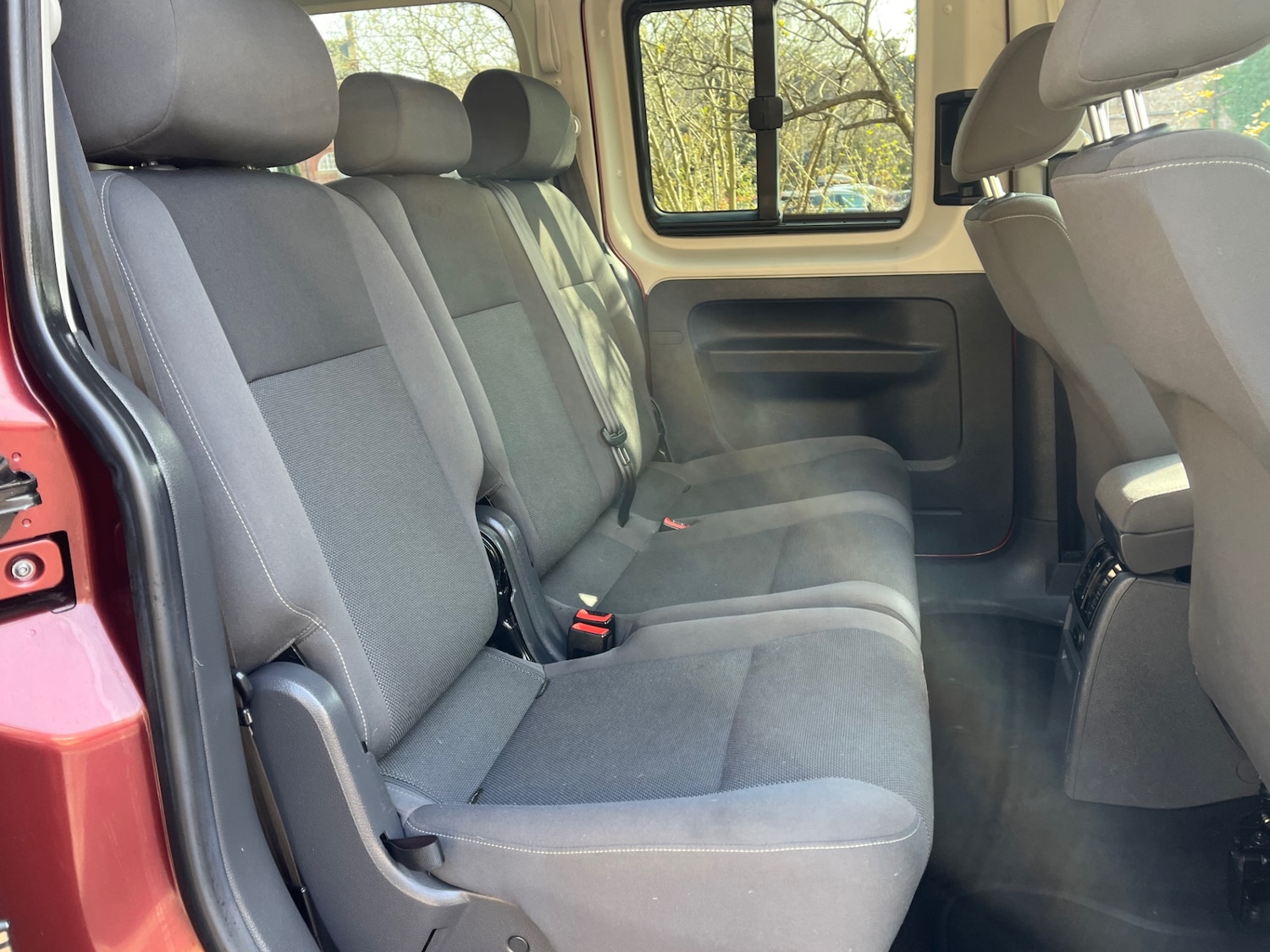 Used Volkswagen Caddy Maxi Life 2015 for sale - 77975679: Photo 9