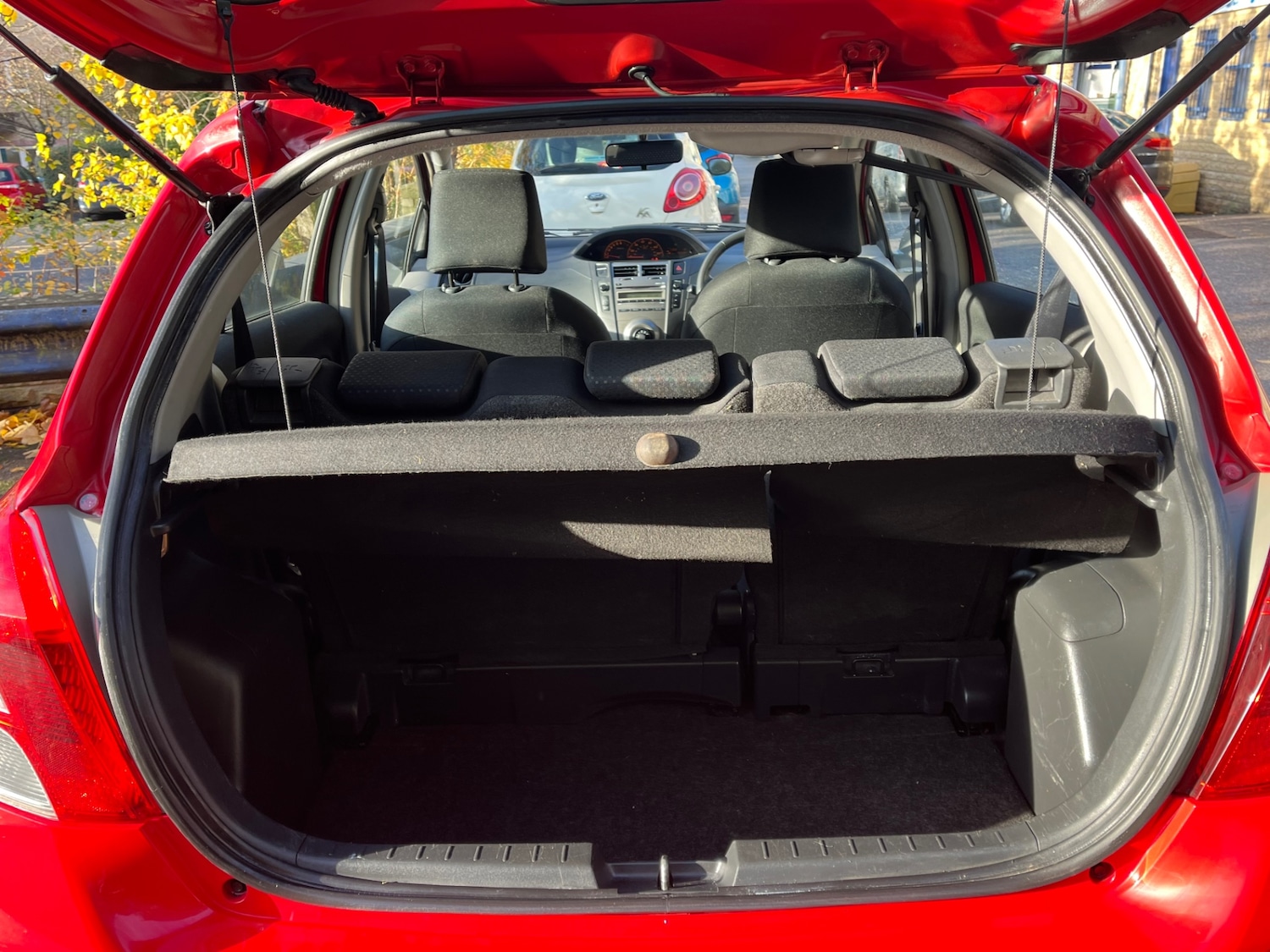 Used Toyota Yaris 2010 for sale - 76493842: Photo 11