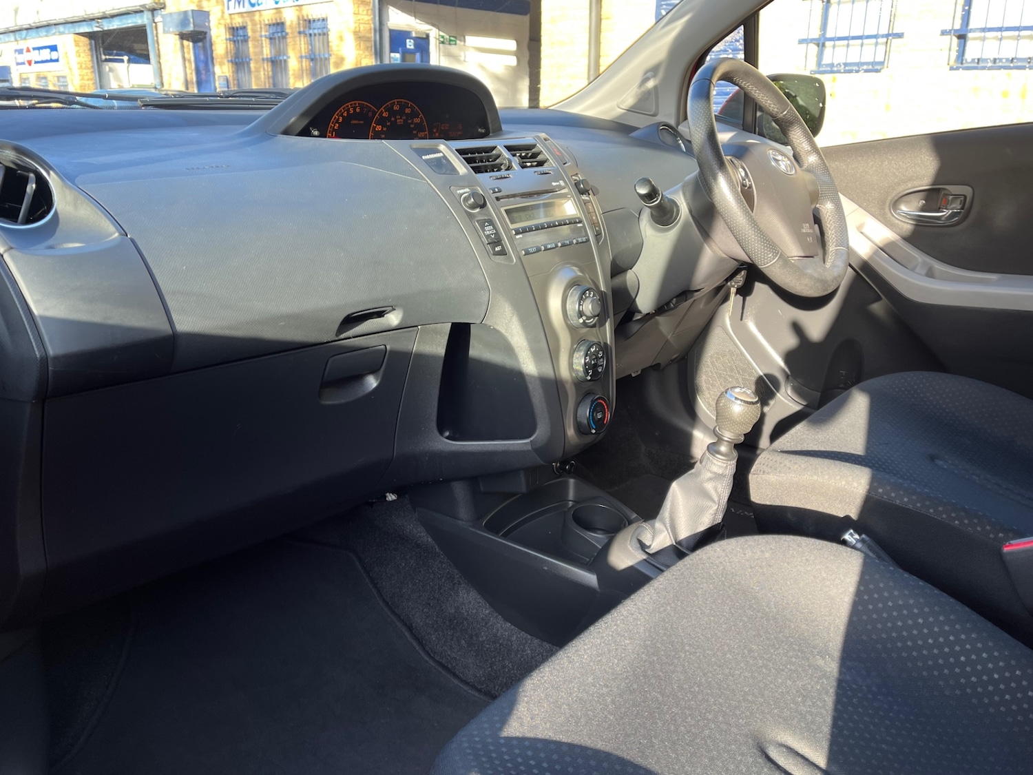 Used Toyota Yaris 2010 for sale - 76493842: Photo 12