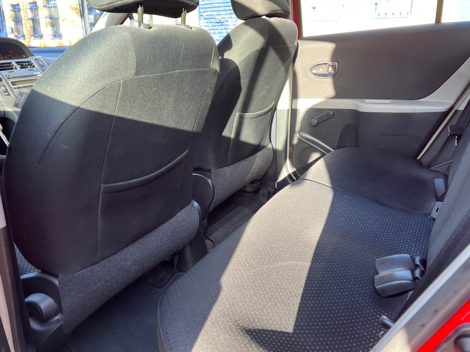 Used Toyota Yaris 2010 for sale - 76493842: Photo 13