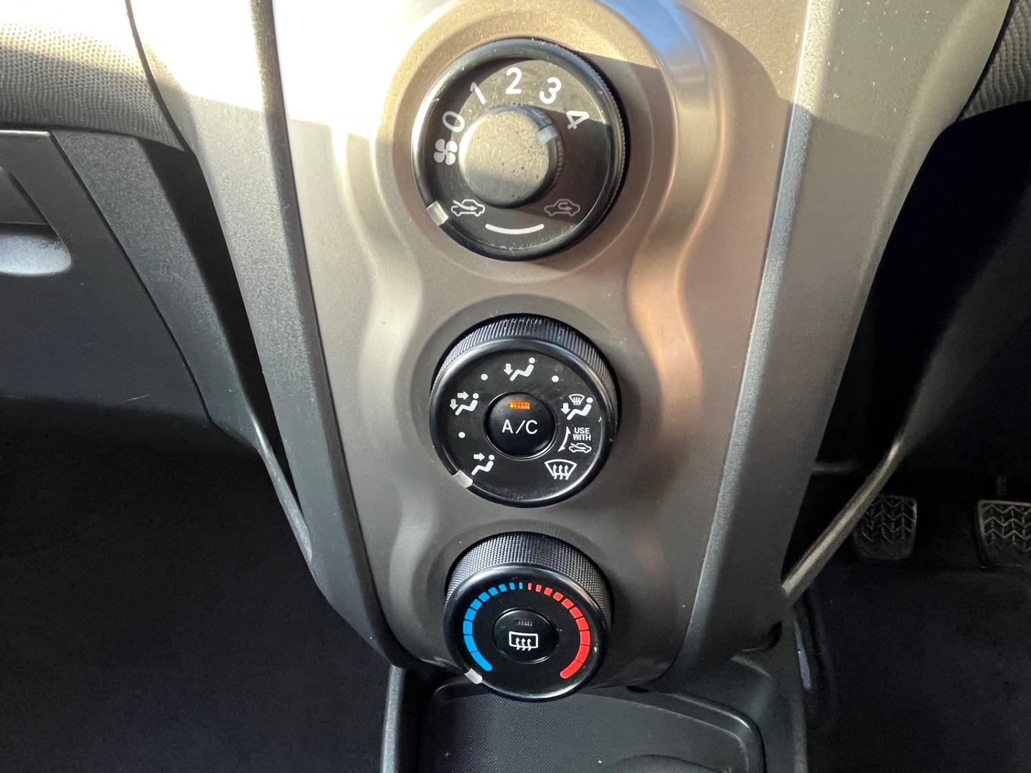 Used Toyota Yaris 2010 for sale - 76493842: Photo 19