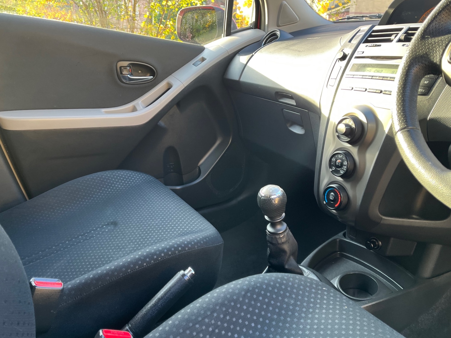 Used Toyota Yaris 2010 for sale - 76493842: Photo 9