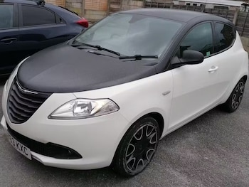 Used Chrysler Ypsilon 2013 for sale - 79586714: Photo