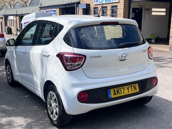Used Hyundai i10 2017 for sale - 79408576: Photo