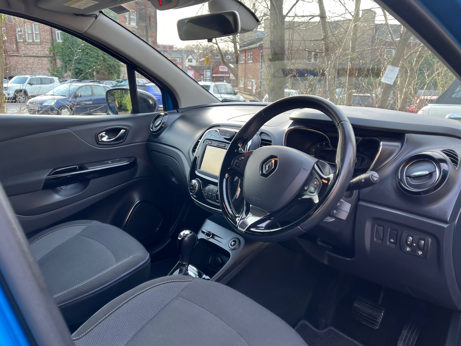 Used Renault Captur 2015 for sale - 77161231: Photo 8