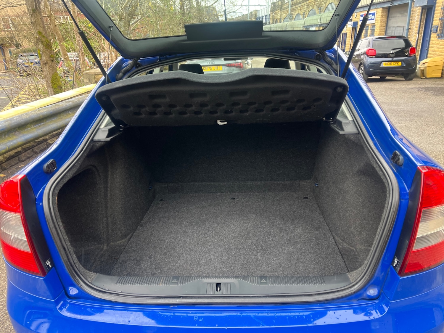 Used Skoda Octavia 2009 for sale - 77848401: Photo 11