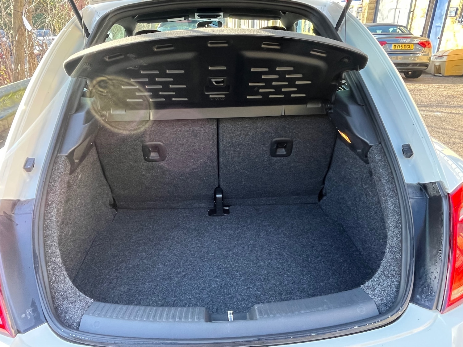 Used Volkswagen Beetle 2012 for sale - 77357049: Photo 10