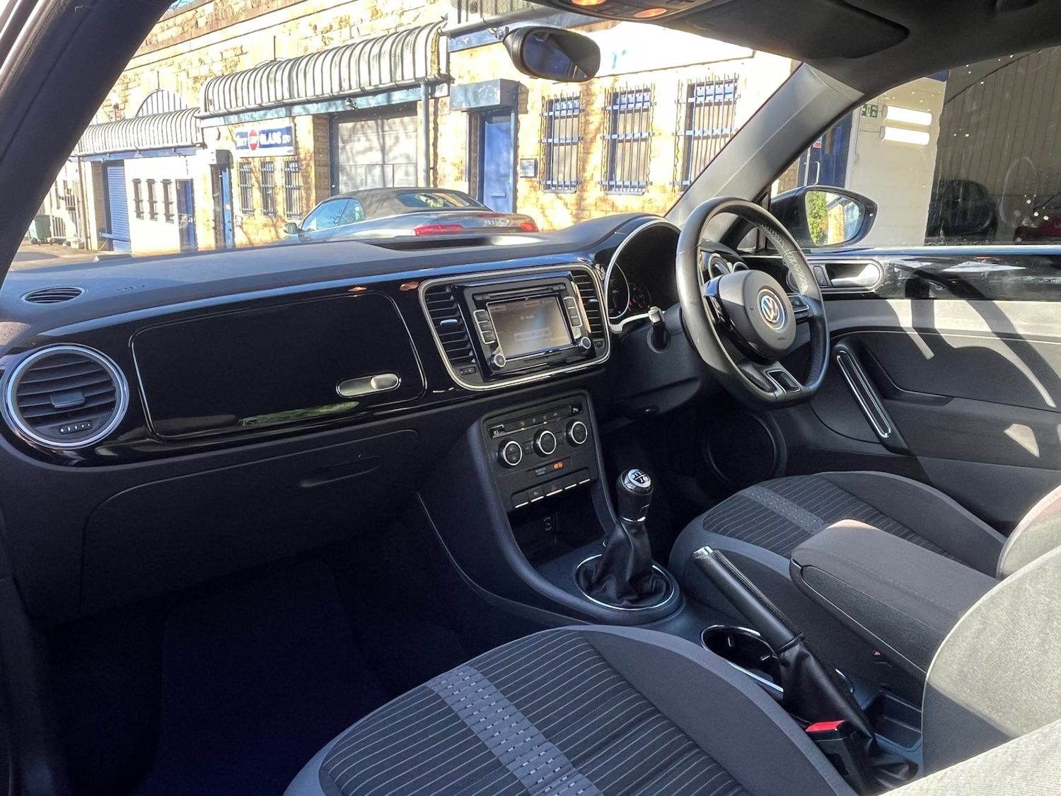 Used Volkswagen Beetle 2012 for sale - 77357049: Photo 12