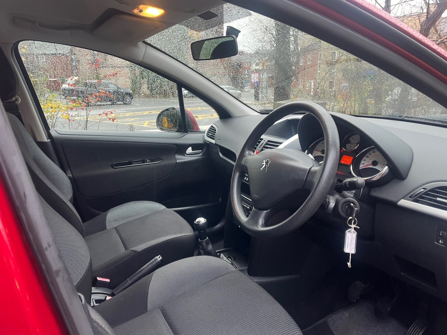 Used Peugeot 207 2010 for sale - 76748058: Photo 8