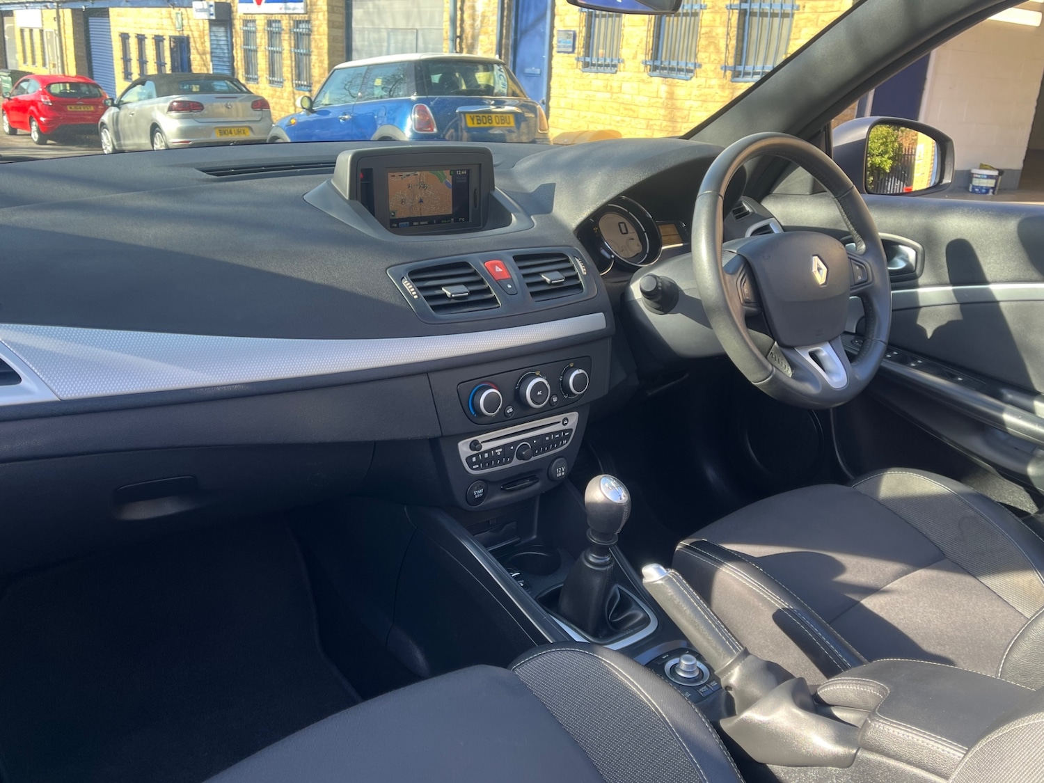 Used Renault Megane 2011 for sale - 77555666: Photo 11