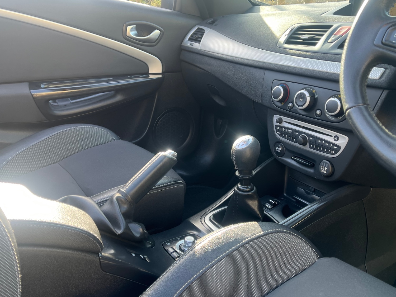 Used Renault Megane 2011 for sale - 77555666: Photo 8