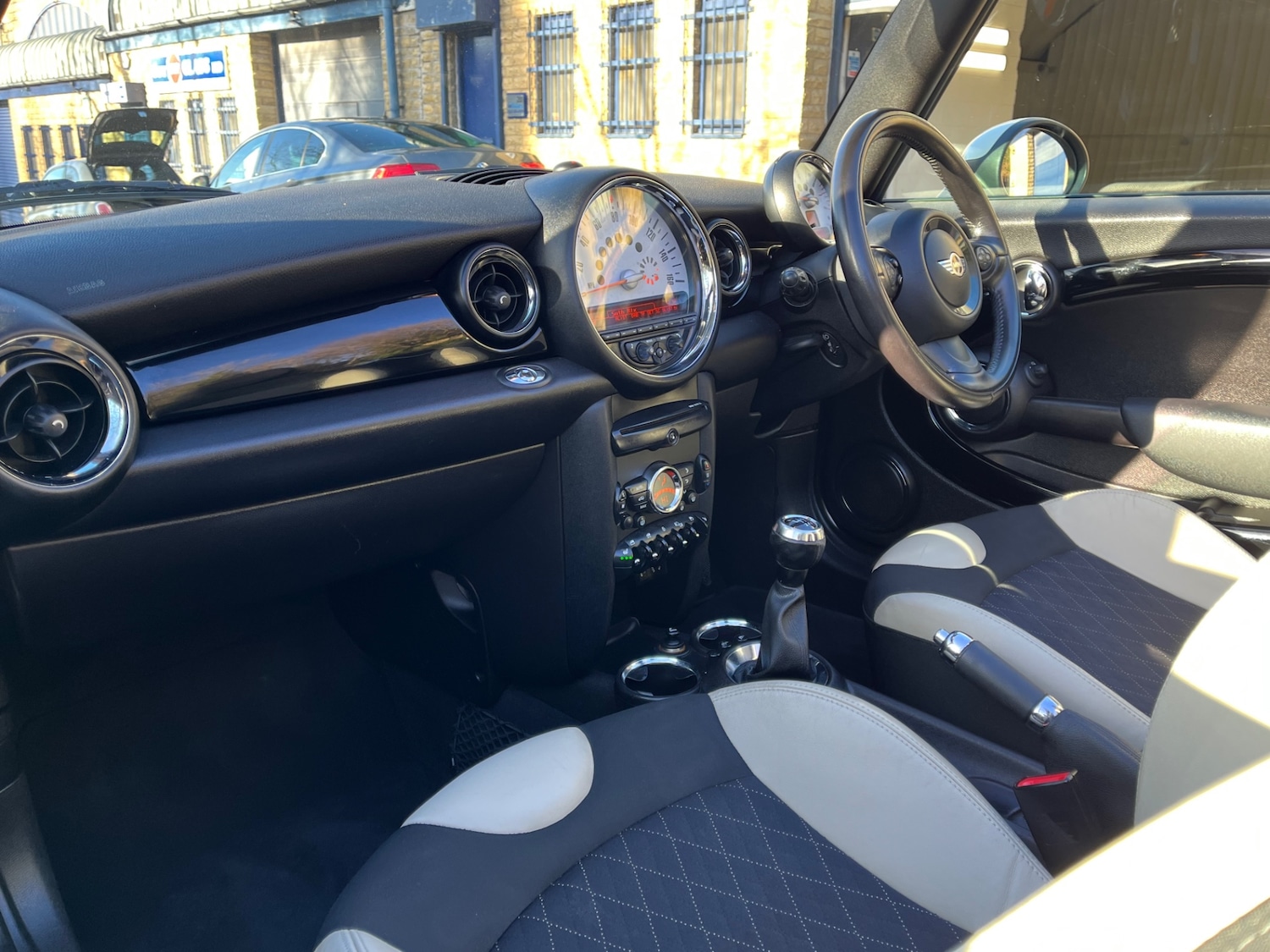 Used MINI Convertible 2012 for sale - 77160812: Photo 12