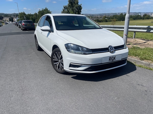 Used Volkswagen Golf 2017 for sale - 75125679: Photo 1
