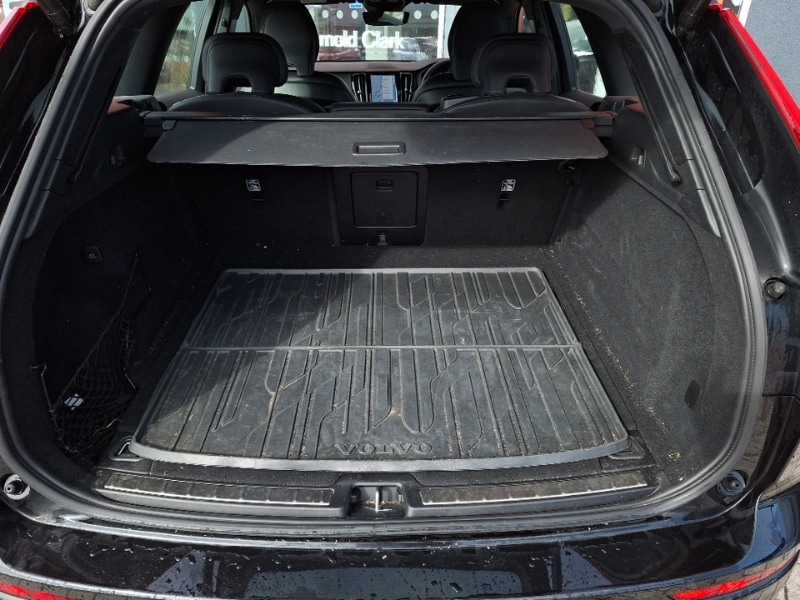 Used Volvo XC60 2023 for sale - 76484159: Photo 8