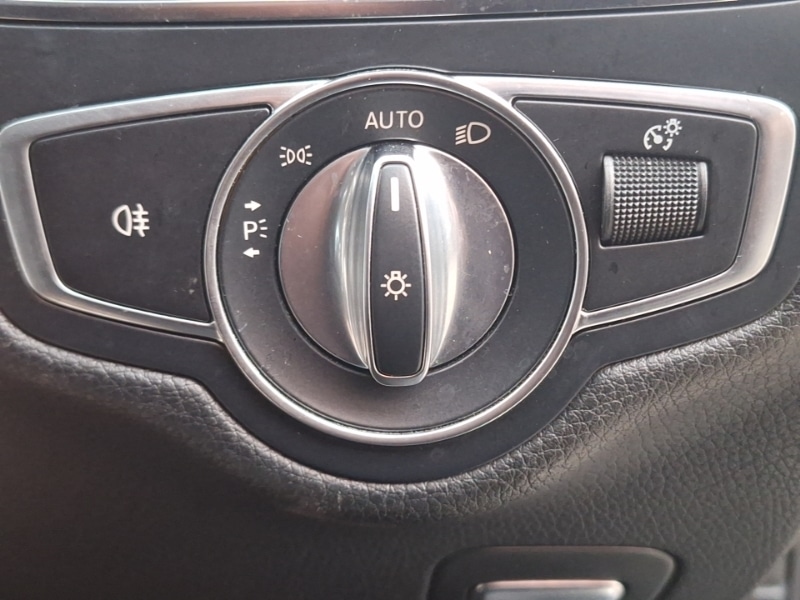 Used Mercedes-Benz C Class 2018 for sale - 76683695: Photo 16