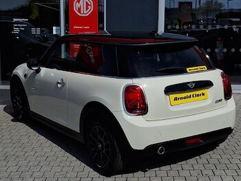 Used MINI Hatch 2019 for sale - 78674992: Photo