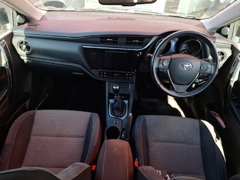 Used Toyota Auris 2018 for sale - 78360856: Photo