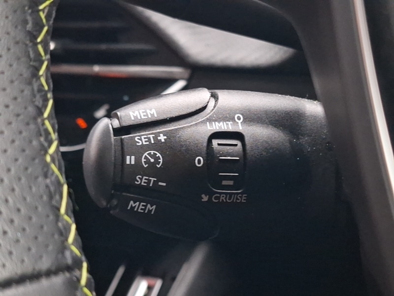 Used Peugeot 2008 2023 for sale - 76880449: Photo 18