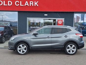 Used Nissan Qashqai 2017 for sale - 79393474: Photo