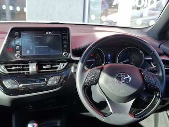 Used Toyota C-HR 2020 for sale - 76418794: Photo