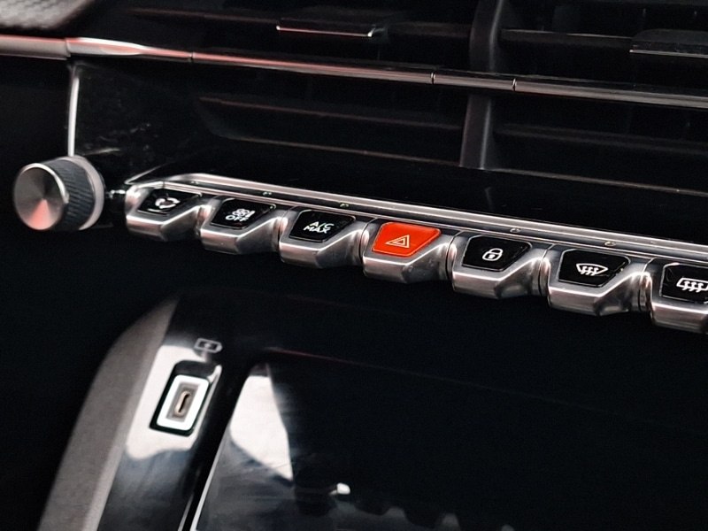 Used Peugeot 2008 2021 for sale - 77034790: Photo 17