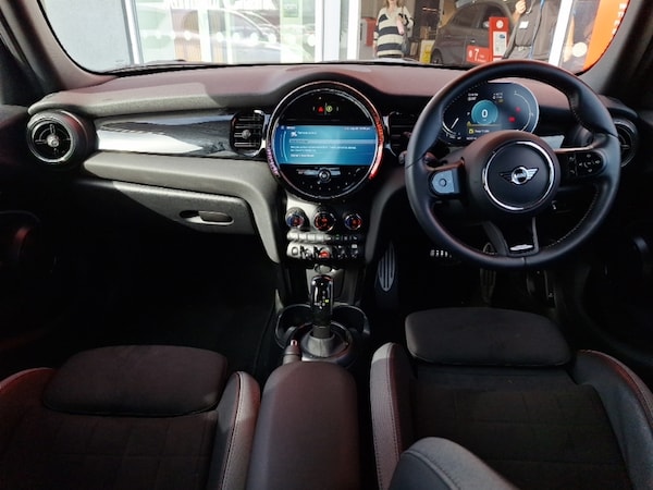 Used MINI Cooper 2023 for sale - 76166043: Photo 2