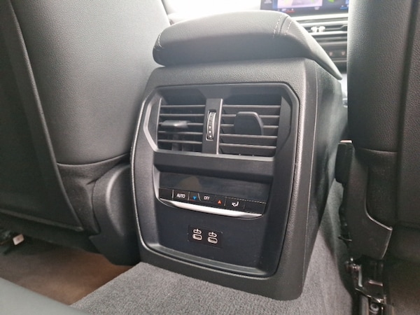 Used BMW 3 Series 2024 for sale - 76317656: Photo 12