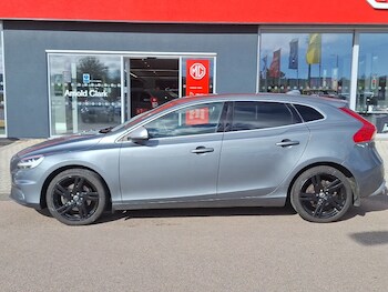 Used Volvo V40 2019 for sale - 76160646: Photo