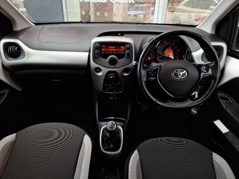Used Toyota AYGO 2015 for sale - 76816135: Photo 2
