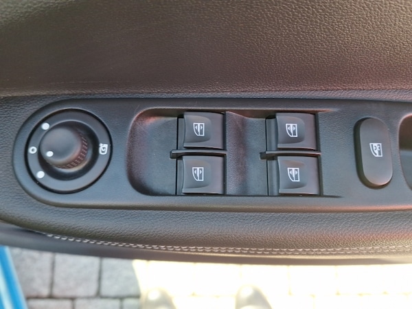 Used Renault Zoe 2019 for sale - 76314165: Photo 12