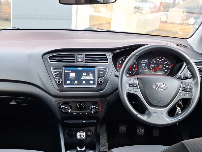 Used Hyundai i20 2020 for sale - 77324937: Photo 2