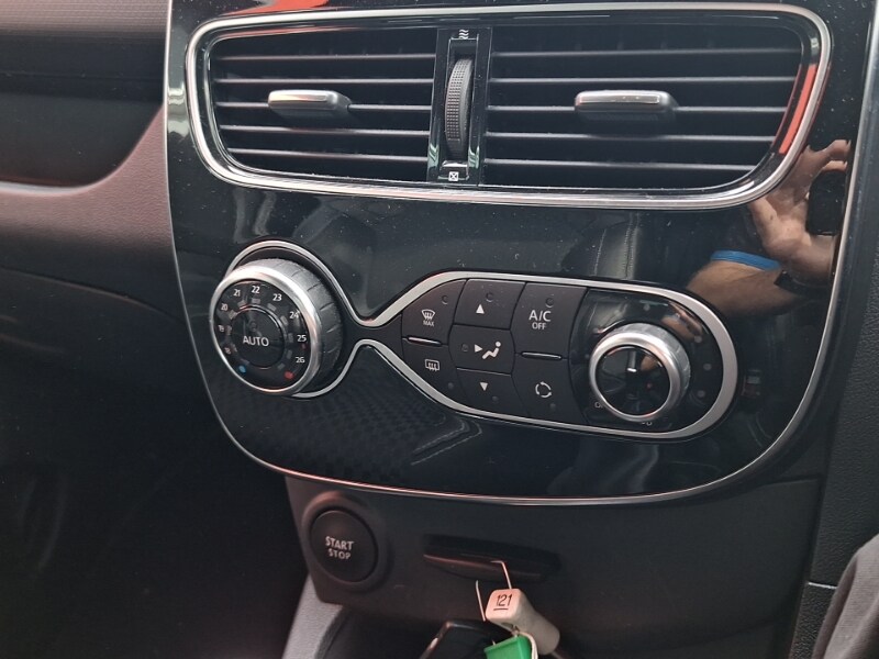 Used Renault Clio 2018 for sale - 77933118: Photo 12