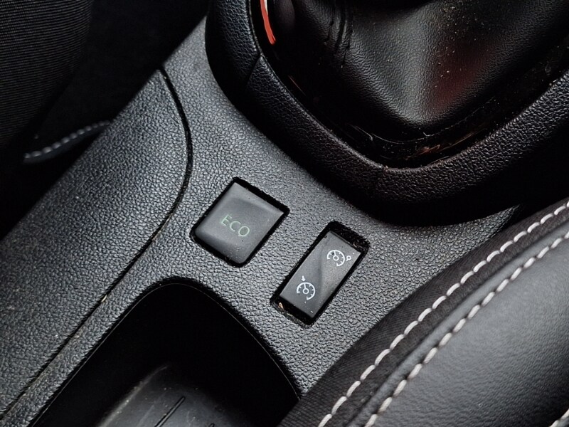 Used Renault Clio 2018 for sale - 77933118: Photo 16