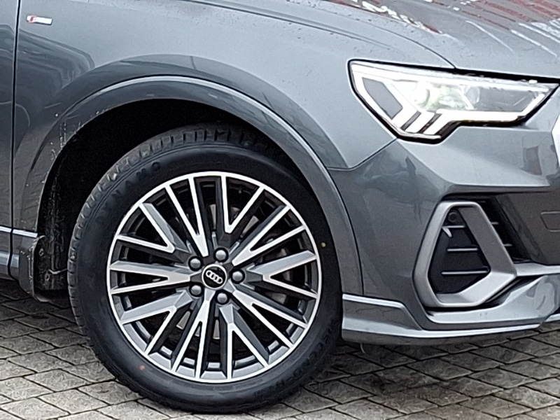 Used Audi Q3 2023 for sale - 76639250: Photo 9