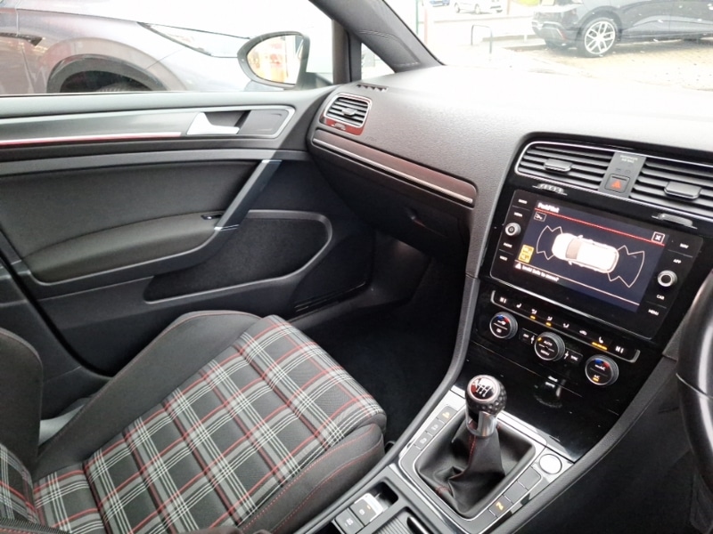 Used Volkswagen Golf 2019 for sale - 77015017: Photo 17