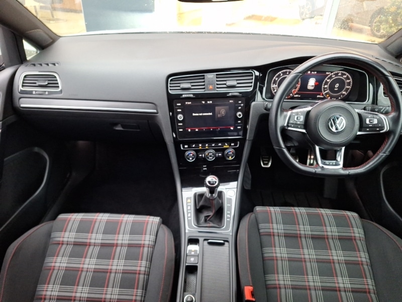 Used Volkswagen Golf 2019 for sale - 77015017: Photo 2