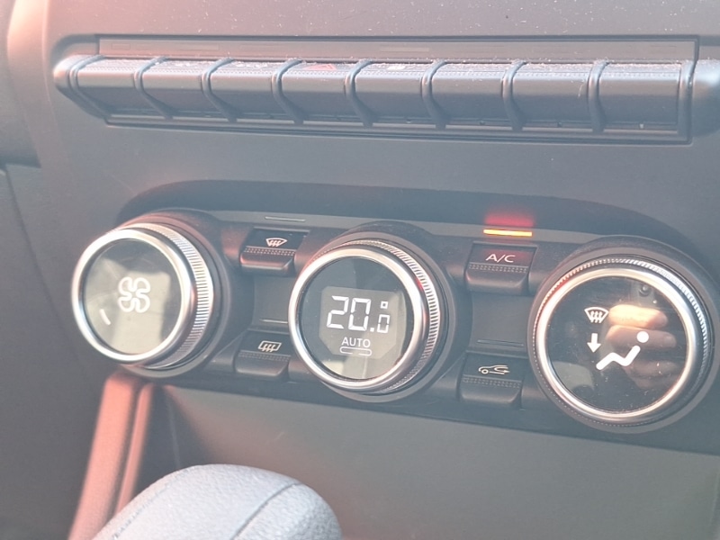 Used Renault Captur 2023 for sale - 77964301: Photo 19