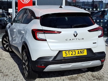 Used Renault Captur 2023 for sale - 77964301: Photo