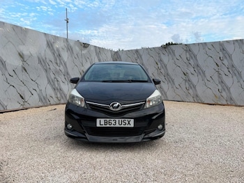 Used Toyota Yaris 2013 for sale - 79552747: Photo