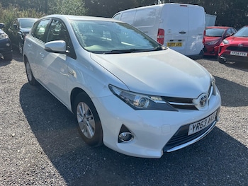 Used Toyota Auris 2013 for sale - 79533103: Photo