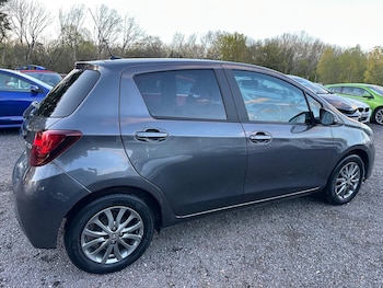 Used Toyota Yaris 2016 for sale - 78388344: Photo