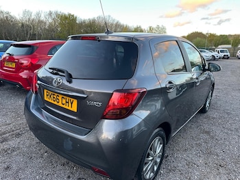 Used Toyota Yaris 2016 for sale - 78388344: Photo