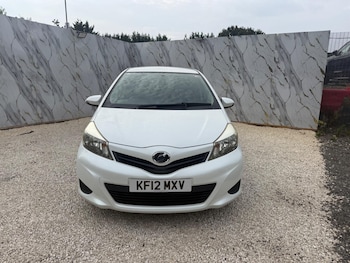 Used Toyota Yaris 2012 for sale - 79508510: Photo