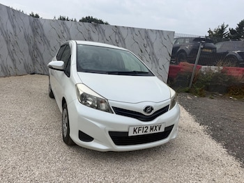 Used Toyota Yaris 2012 for sale - 79508510: Photo