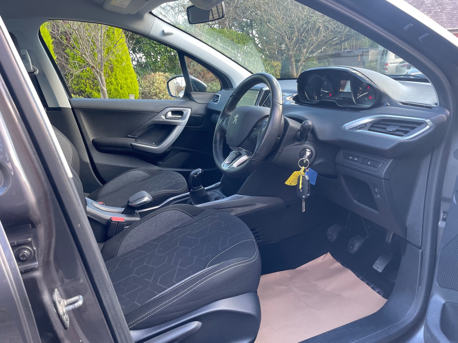 Used Peugeot 2008 2017 for sale - 76651178: Photo 6