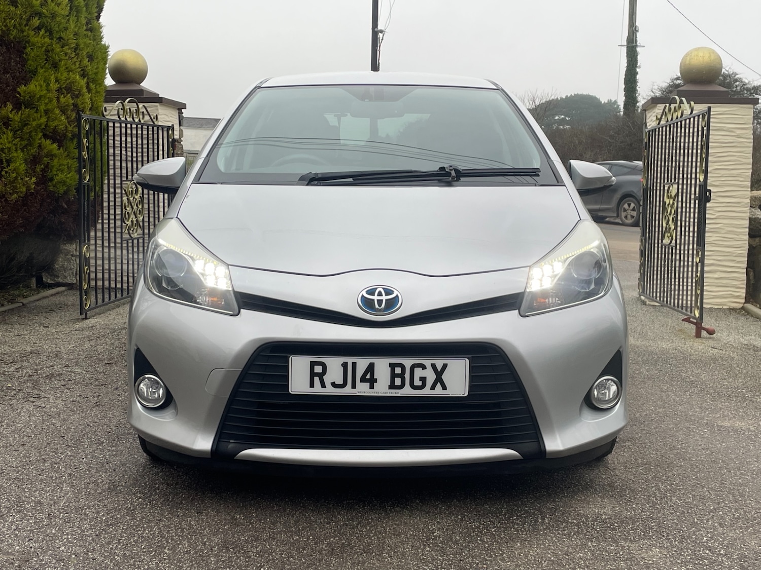 Used Toyota Yaris 2014 for sale - 77198074: Photo 2
